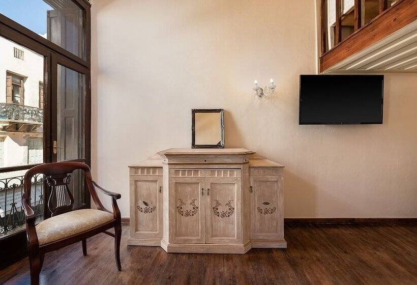 סוויטה משפחתית, Old Town Suites