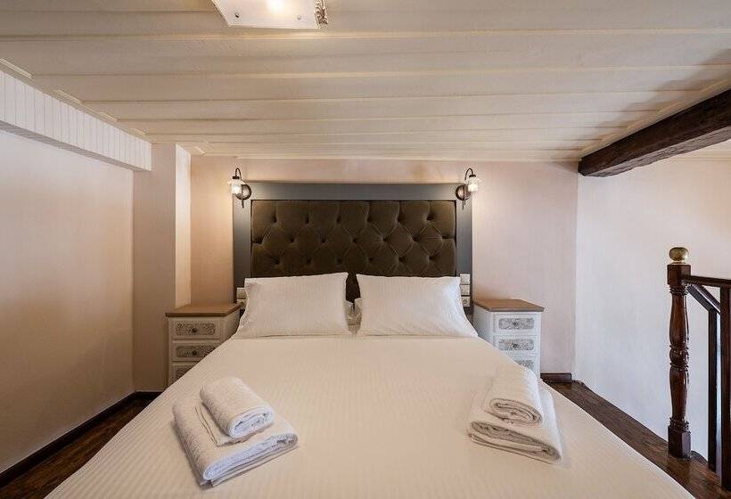 סוויטה משפחתית, Old Town Suites