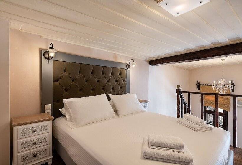 סוויטה משפחתית, Old Town Suites