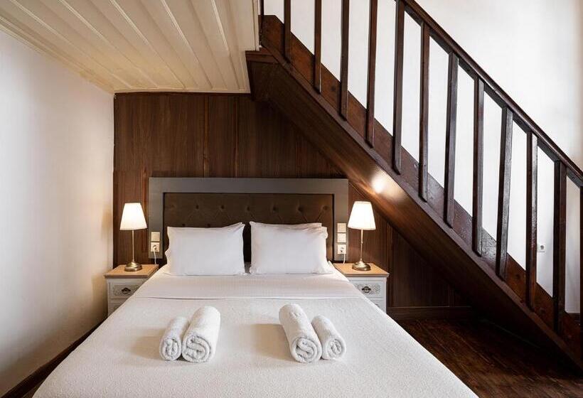 סוויטה משפחתית, Old Town Suites