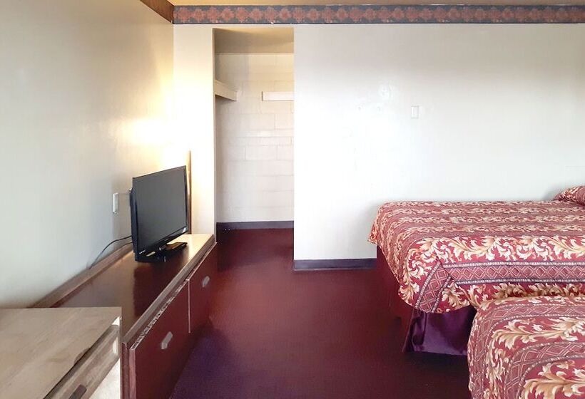 غرفه قياسيه سريرين مزدوجين, Kings At Clovis