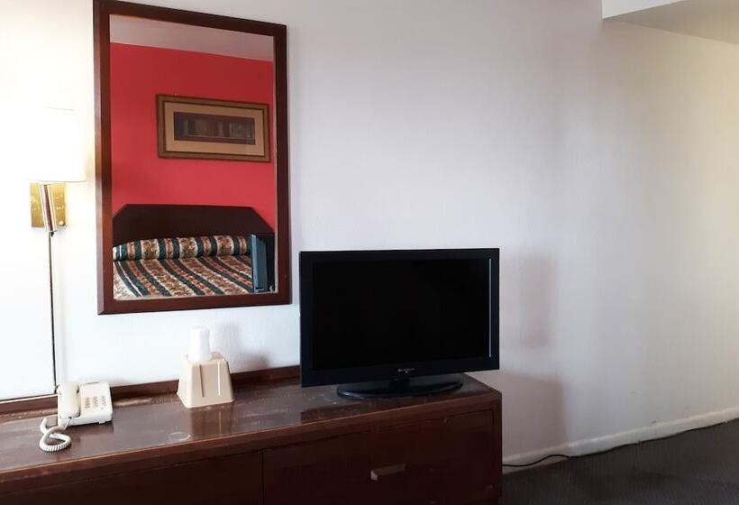 غرفة قياسية, Kings At Clovis