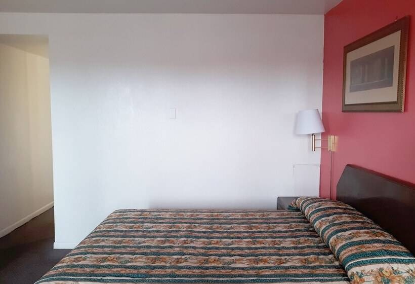 غرفة قياسية, Kings At Clovis