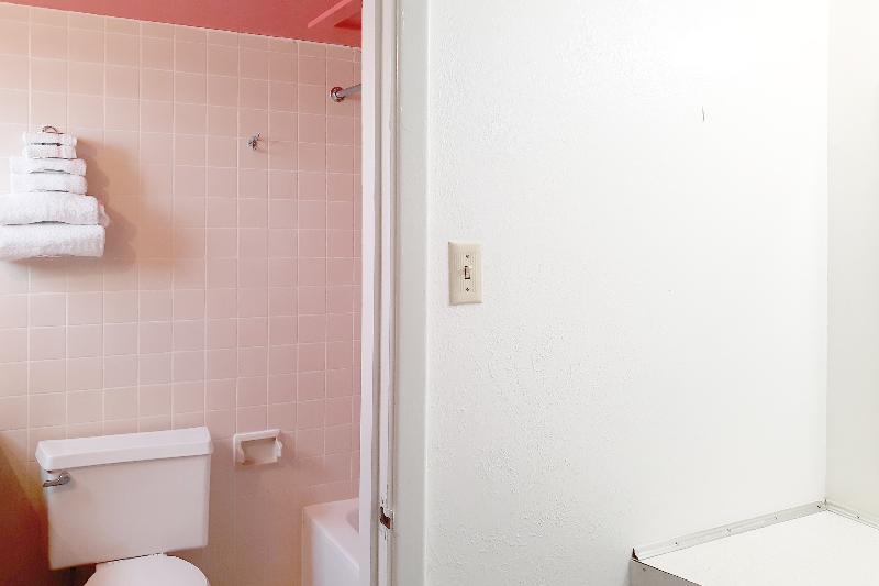 غرفة قياسية, Kings At Clovis