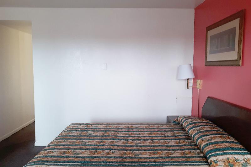 غرفة قياسية, Kings At Clovis