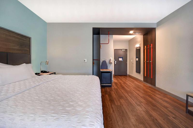 חדר סטנדרט עם מיטת קינג, Tru By Hilton Auburn