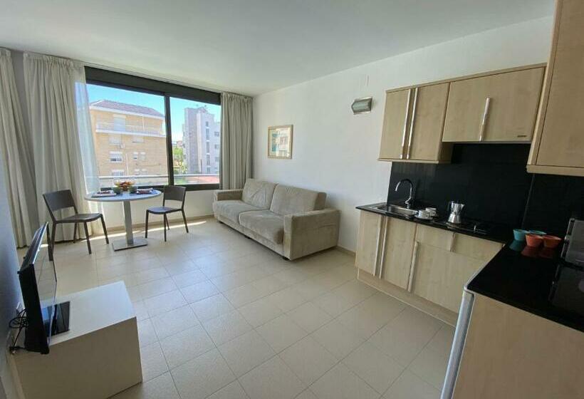 إستوديو قياسى, Atenea Park Suites & Apartments