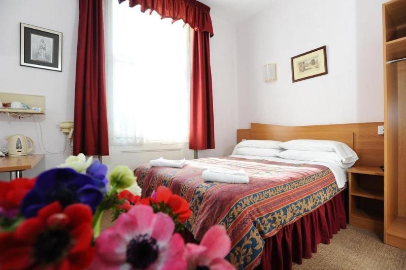 Номер Стандарт, Dover Hotel   B&b