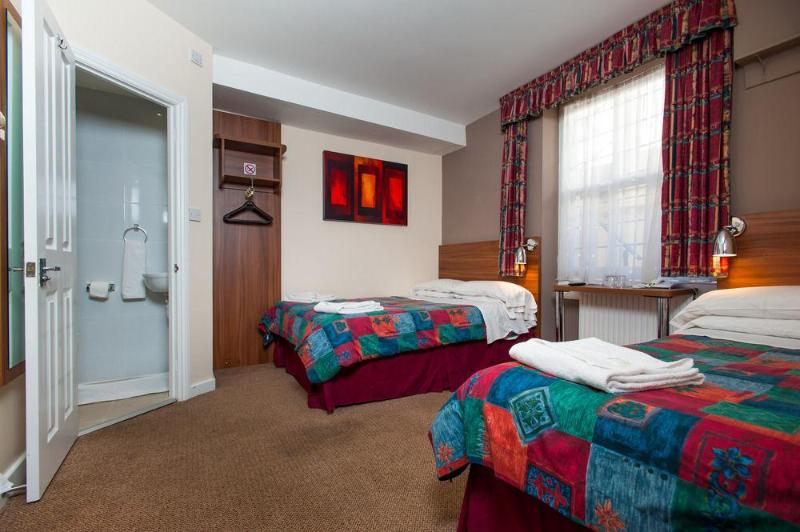 اتاق خانوادگی, Dover Hotel   B&b