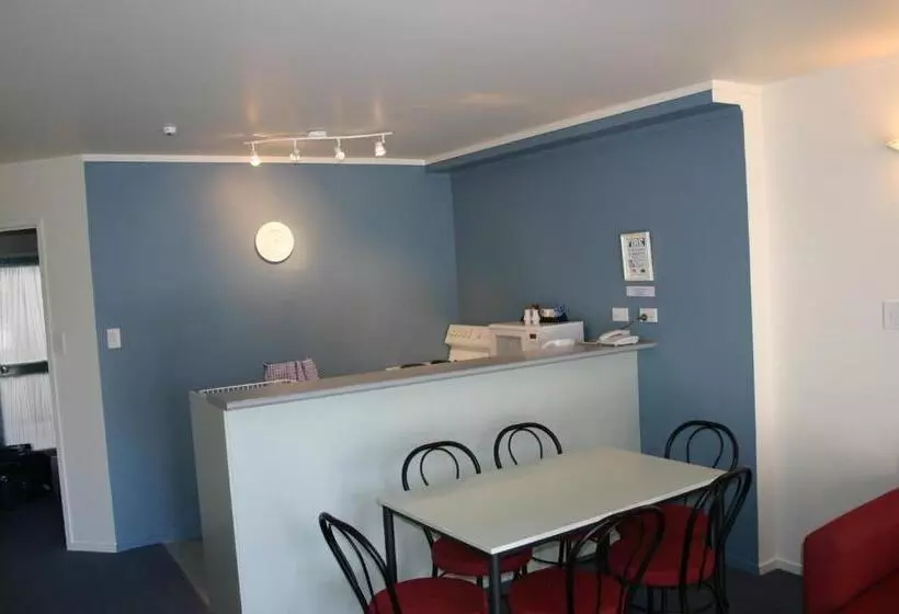 2ベッドルームアパートメント, Fenton Court Motel