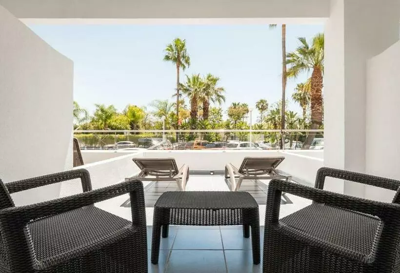 نمای استخر اتاق استاندارد چهارنفره, ALEGRIA Costa Ballena Aquafun & Spa