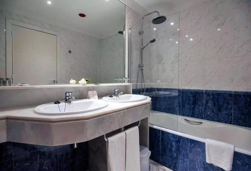 اتاق استاندارد سه تخته با چشم‌انداز استخر, ALEGRIA Costa Ballena Aquafun & Spa