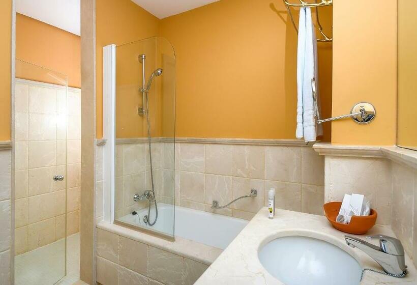 Номер Стандарт, Alicante Golf