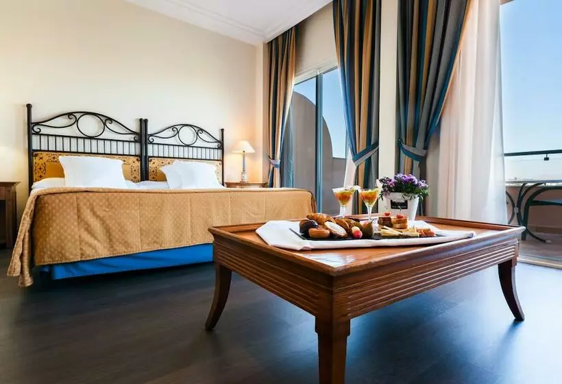 اتاق لوکس, Alicante Golf
