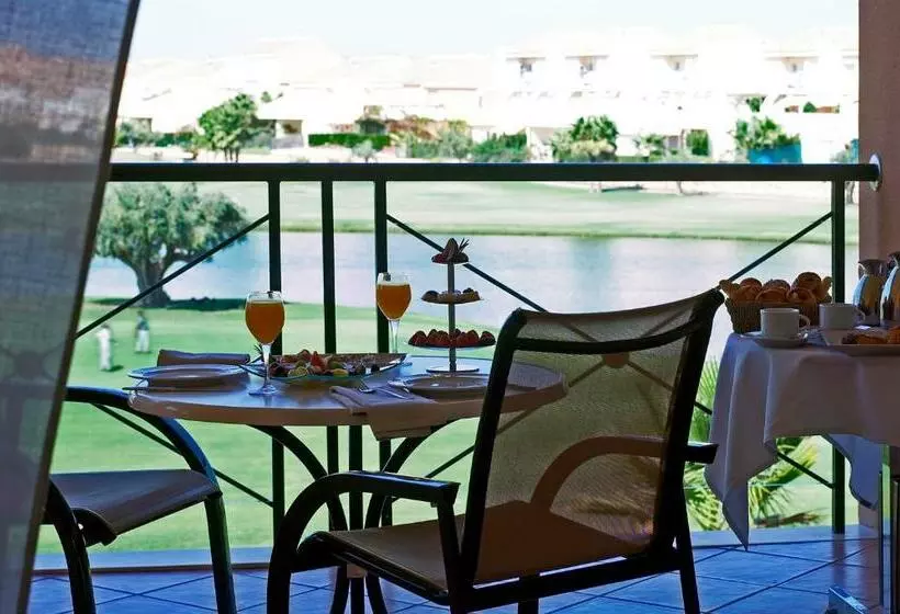 اتاق استاندارد با چشم‌انداز دریاچه, Alicante Golf