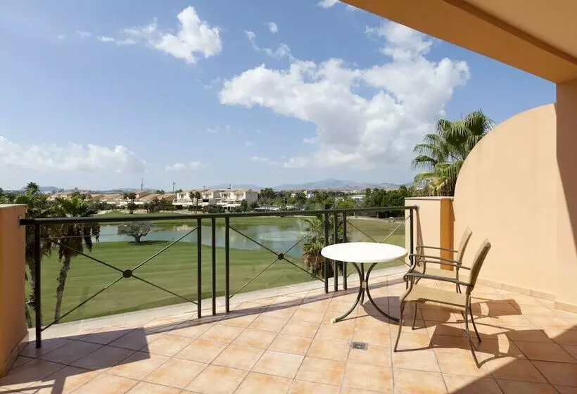 اتاق استاندارد با چشم‌انداز دریاچه, Alicante Golf