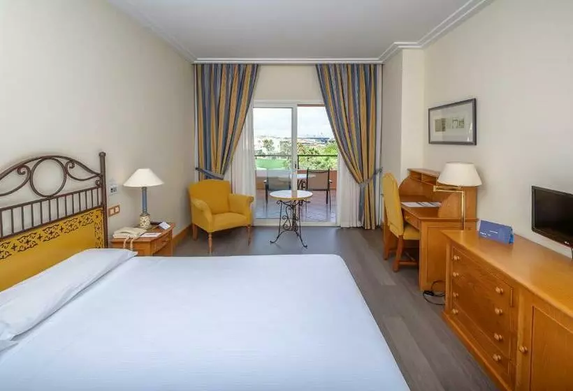 اتاق خانوادگی, Alicante Golf