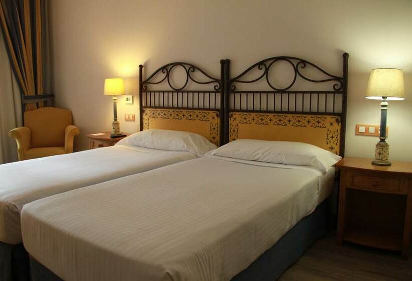 Семейный Номер, Alicante Golf