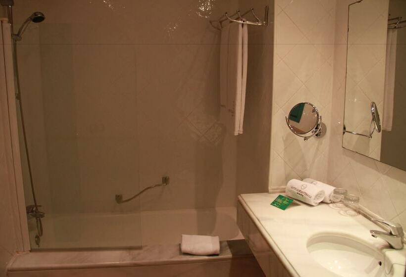 Habitación Familiar, Alicante Golf