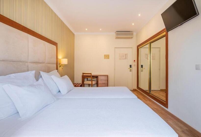 Comfort room with balcony, Baía Beach