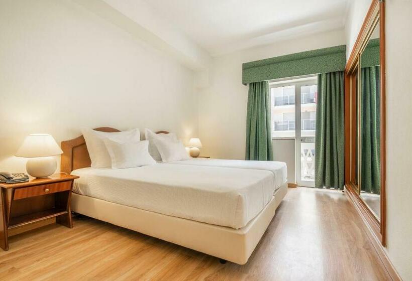 غرفة قياسية مزوَّدة بشُرفة, Baía Beach