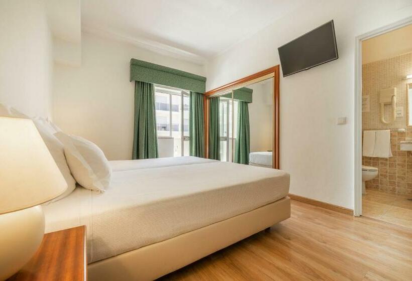 غرفة قياسية مزوَّدة بشُرفة, Baía Beach