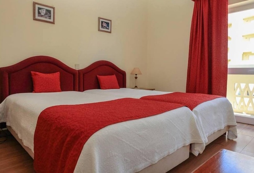 غرفة قياسية مزوَّدة بشُرفة, Baía Beach