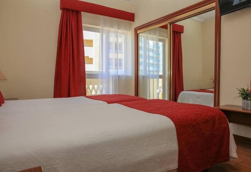 غرفة قياسية مزوَّدة بشُرفة, Baía Beach