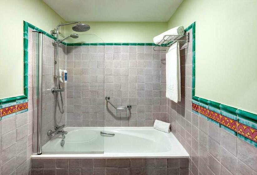 可看到停车场的高级间, Barcelo Punta Umbria Mar