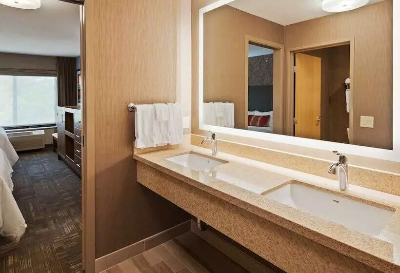 سوییت, Best Western Plus Cottontree Inn