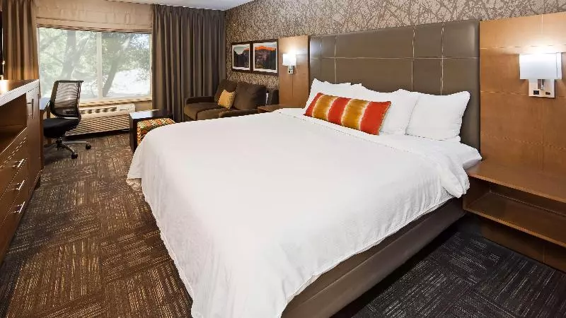 اتاق استاندارد, Best Western Plus Cottontree Inn