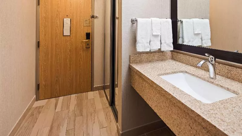 اتاق استاندارد, Best Western Plus Cottontree Inn