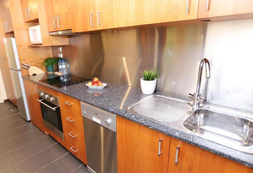 מיטת קינג בסוויטה, Best Western Plus Goulburn