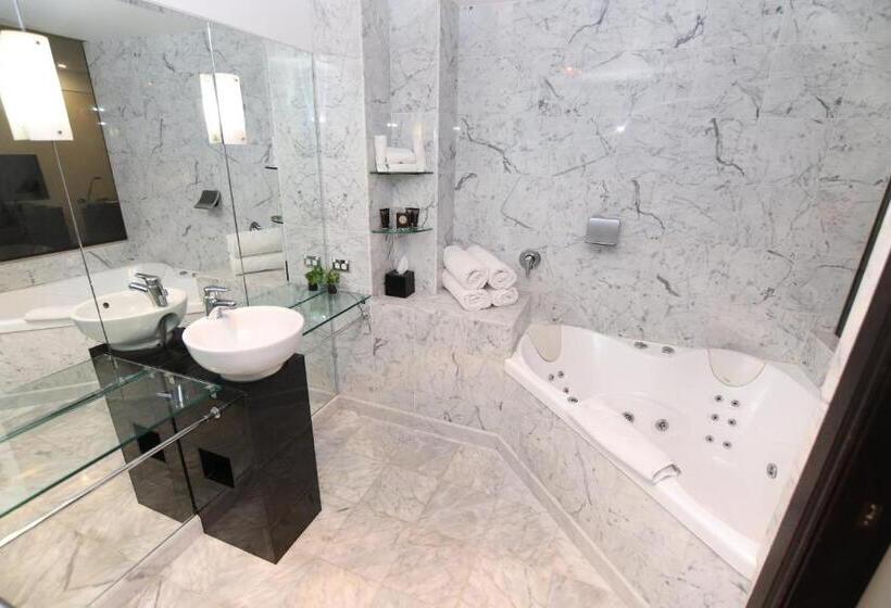 מיטת קינג בסוויטה, Best Western Plus Goulburn