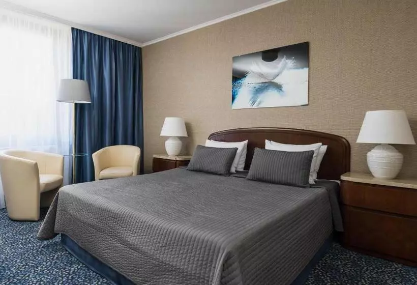 اتاق استاندارد, Booking Hotel Crown Piast & Spa