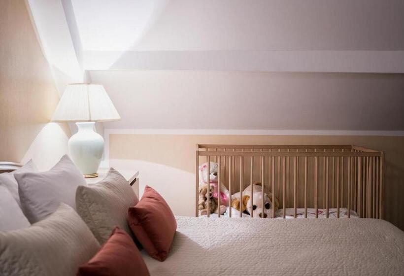 شقة عائلية, Booking Hotel Crown Piast & Spa