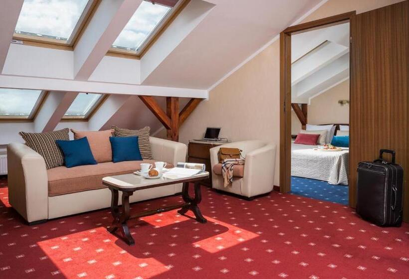 شقة عائلية, Booking Hotel Crown Piast & Spa