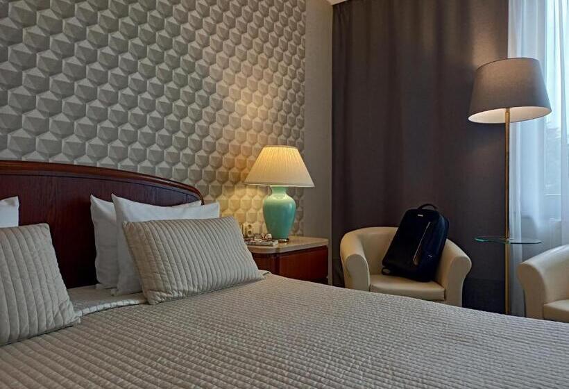 غرفة قياسية سرير كينج, Booking Hotel Crown Piast & Spa