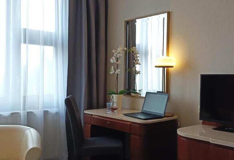 Стандартный Номер Кровать Кинг, Booking Hotel Crown Piast & Spa