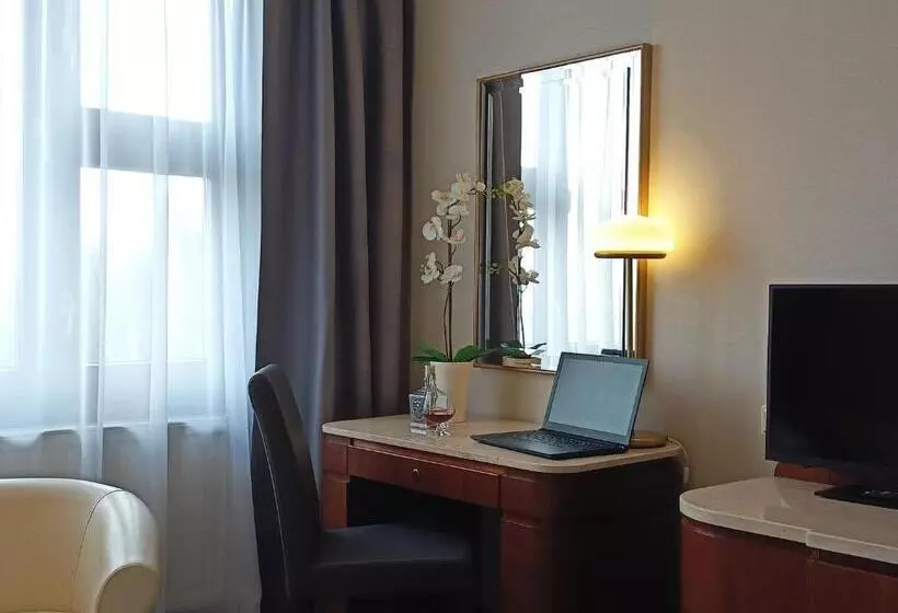 اتاق استاندارد با تخت بزرگ, Booking Hotel Crown Piast & Spa