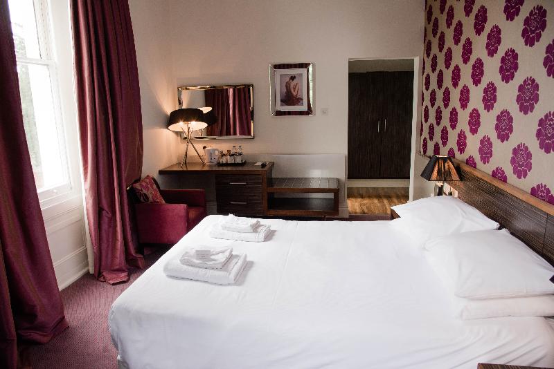 חדר אקזקיוטיב, Episode