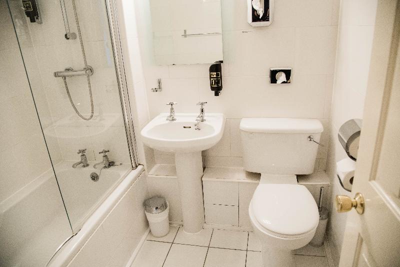 חדר סטנדרט, Episode