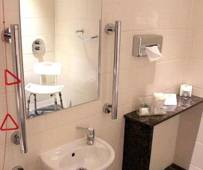 Номер Стандарт Адаптированный для Инвалидов, Holiday Inn Darlington A1 Scotch Corner, An Ihg