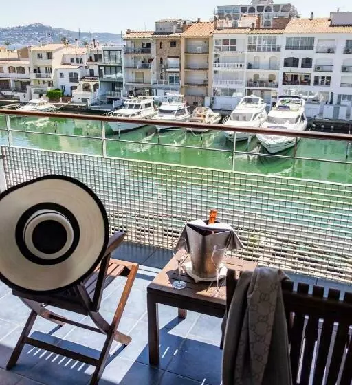 Standard Triple Room with Terrace, Port Salins