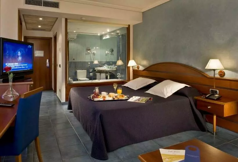 Standard Triple Room with Terrace, Port Salins