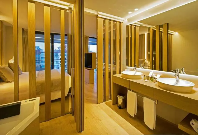 Deluxe Suite Sea View, Port Salins