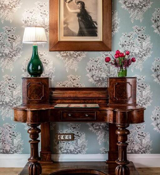 سوییت جونیور, Relais & Châteaux Hotel Orfila