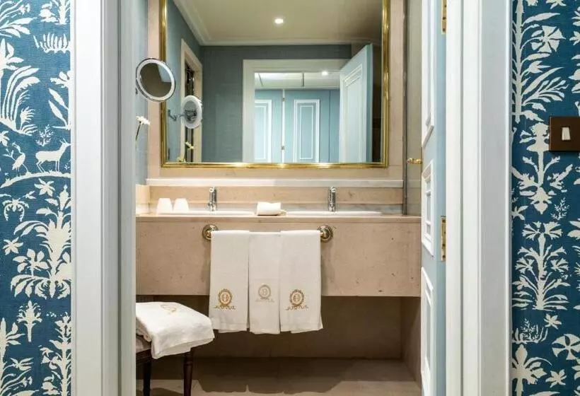 اتاق سوپریور سه تخته, Relais & Châteaux Hotel Orfila