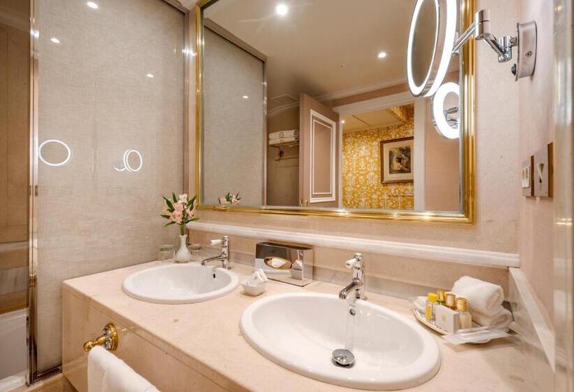 اتاق سوپریور سه تخته, Relais & Châteaux Hotel Orfila