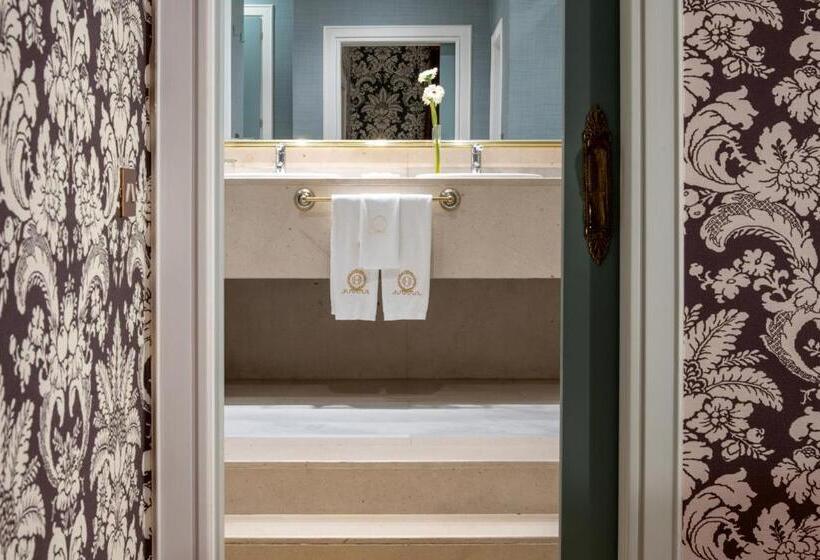 سوییت لوکس, Relais & Châteaux Hotel Orfila